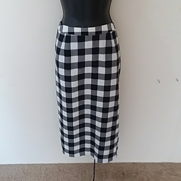 whowhatwear Dresses & Skirts - Whowhatwear black & white skirt